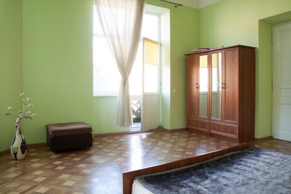 Очень просторная квартира на втором этаже #14