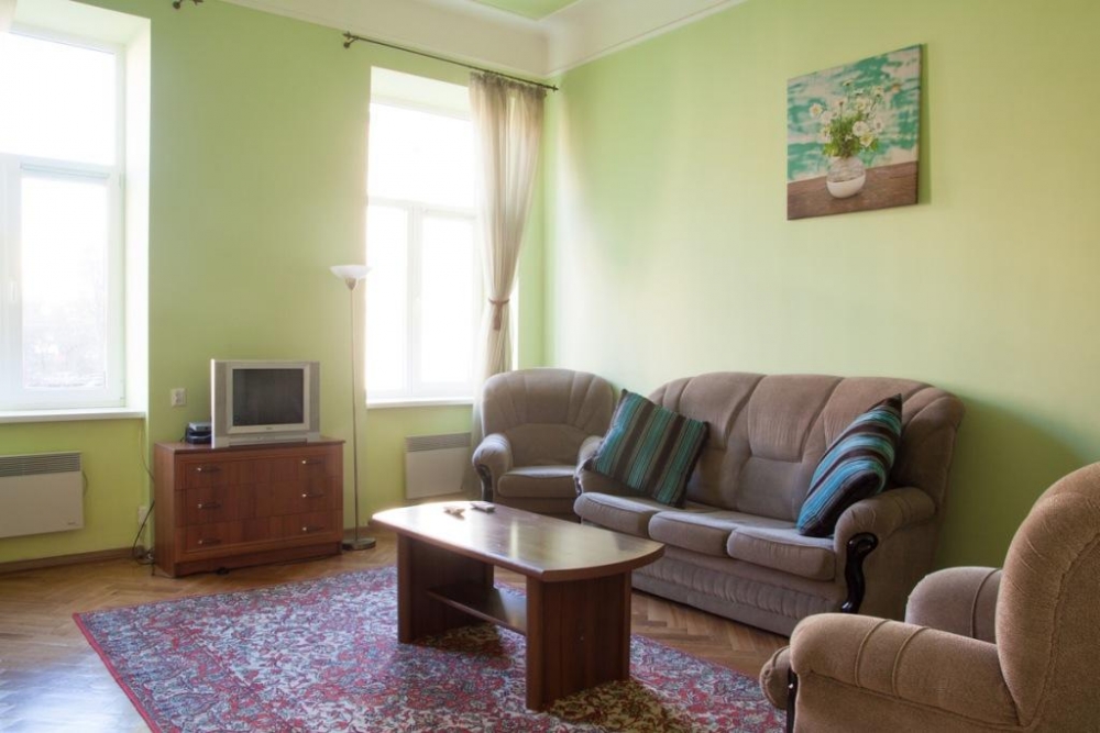 Очень просторная квартира на втором этаже #15