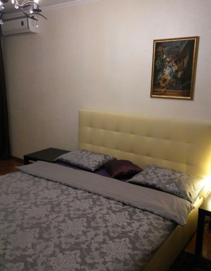 Сдам посуточно 1 к.кв. на Позняках #7