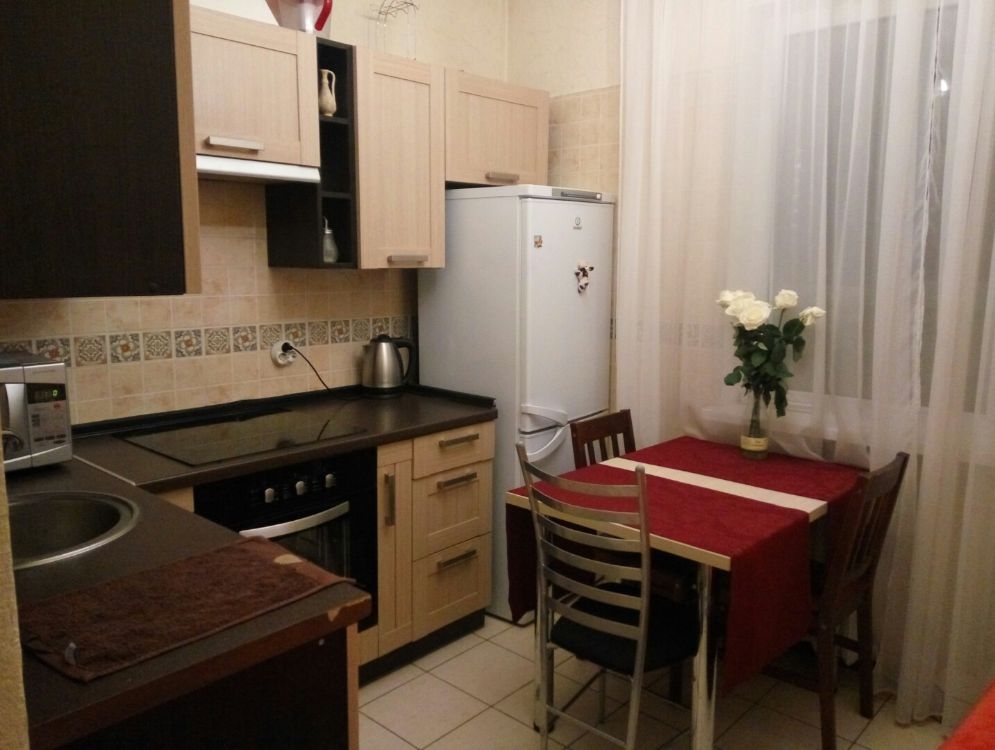 Сдам посуточно 1 к.кв. на Позняках #10