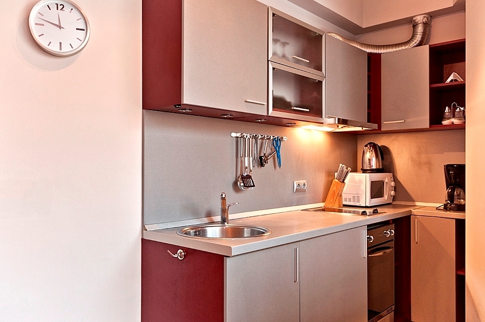 Квартира отделана в глубоких, приятных глазу цвета... #3