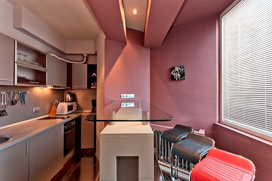 Квартира отделана в глубоких, приятных глазу цвета... #4