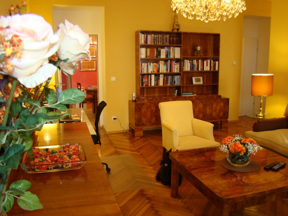 Приятная теплая квартира в стиле арт-деко #9