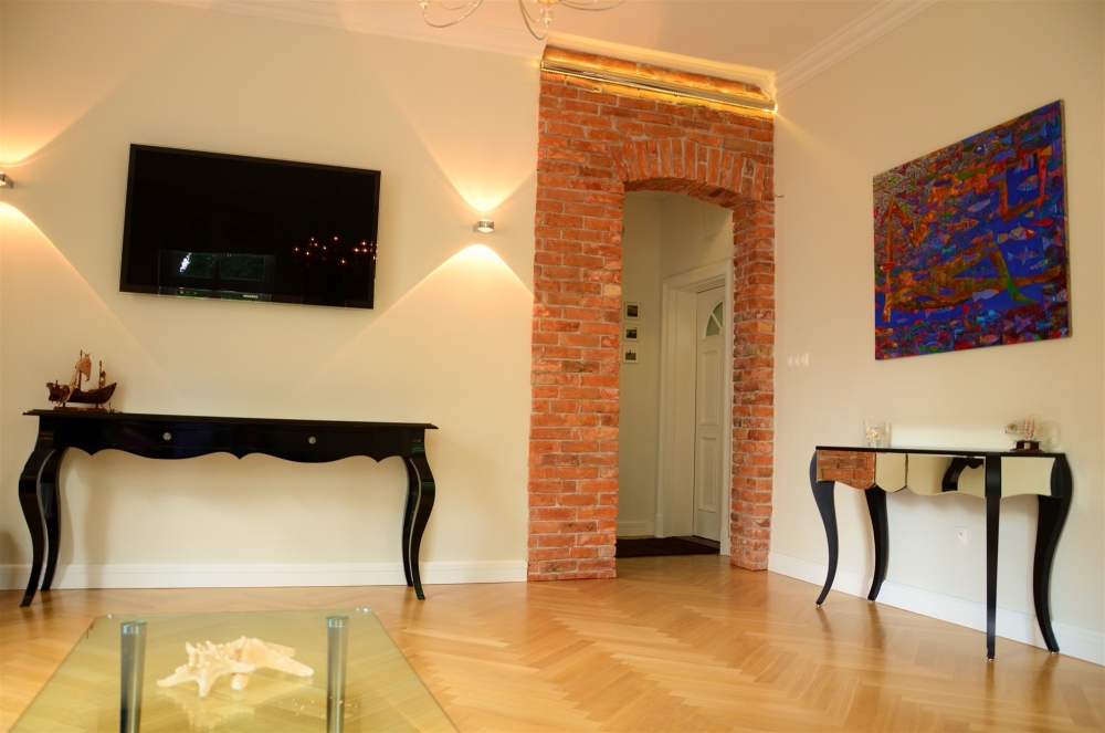 Просторная, изысканная и в то же время лаконичная... #6