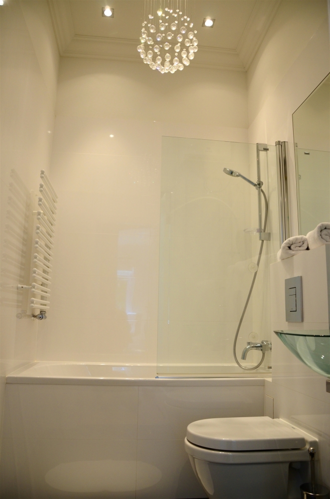 Просторная, изысканная и в то же время лаконичная... #9