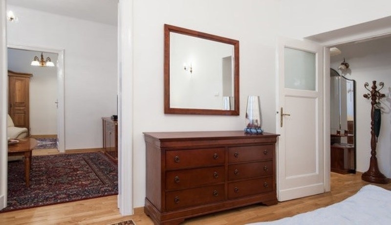 Просторная двухкомнатная квартира #3