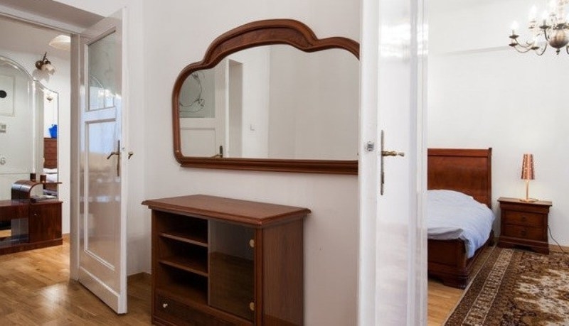 Просторная двухкомнатная квартира #4