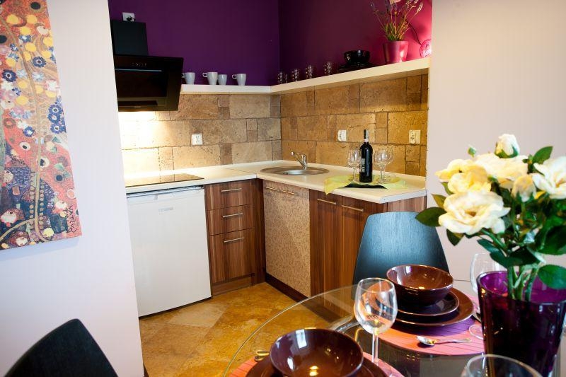 Симпатичная двухкомнатная квартира для четырех чел... #4