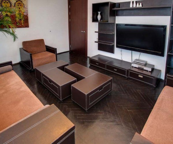 Лаконичная квартира для шести человек в стиле хай-... #6