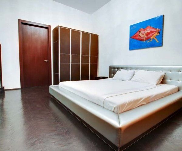 Лаконичная квартира для шести человек в стиле хай-... #11