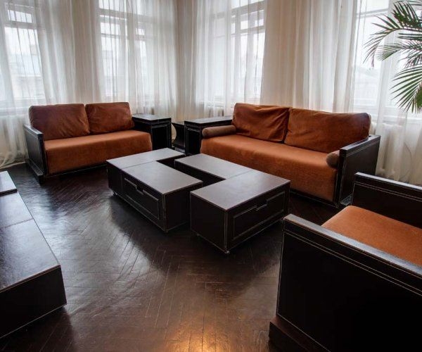 Лаконичная квартира для шести человек в стиле хай-... #13