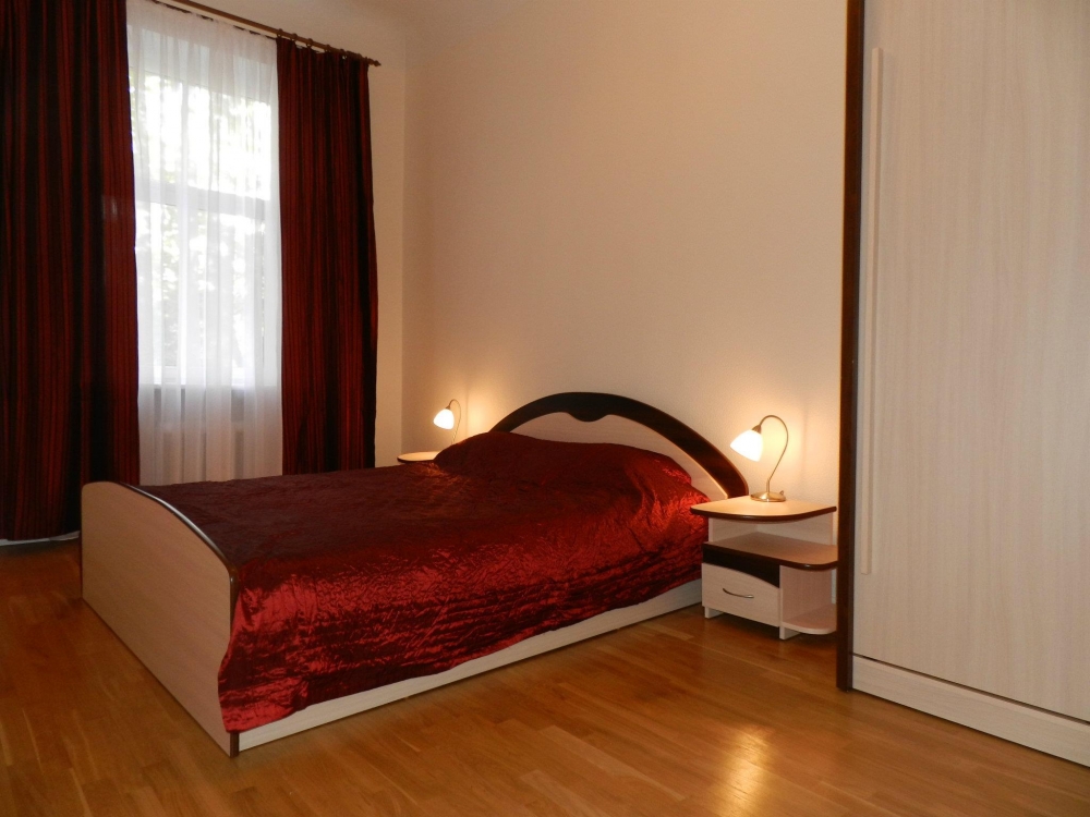 Большая 4-х комнатная квартира около пр.Шевченко #13