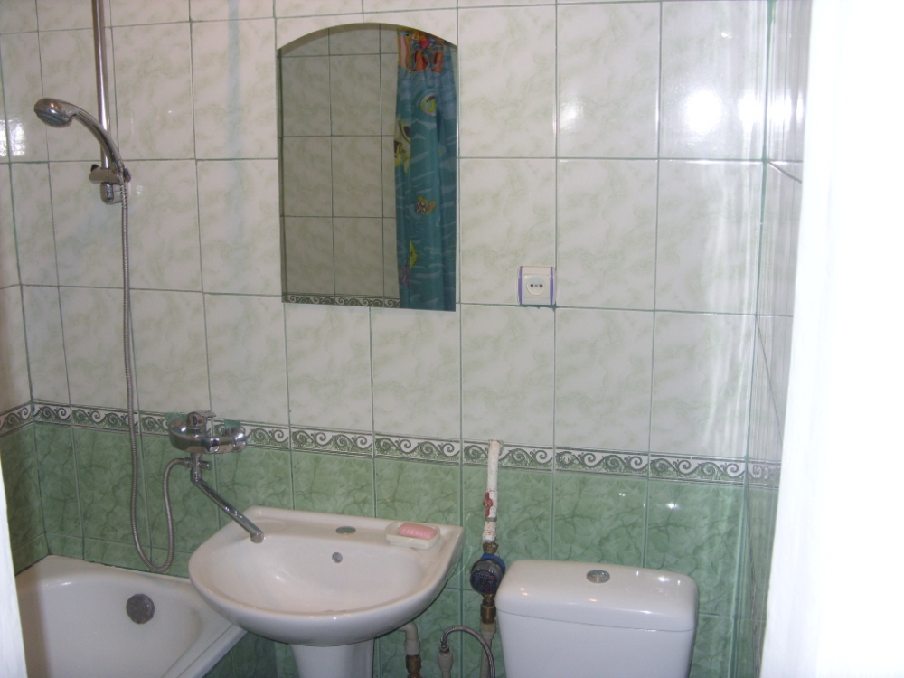 1-комнатная квартира посуточно, на пр. Гагарина #4