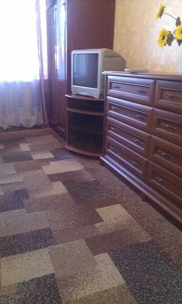 Посуточно 2-х комн.кв на Нивках, Экспоплаза #2