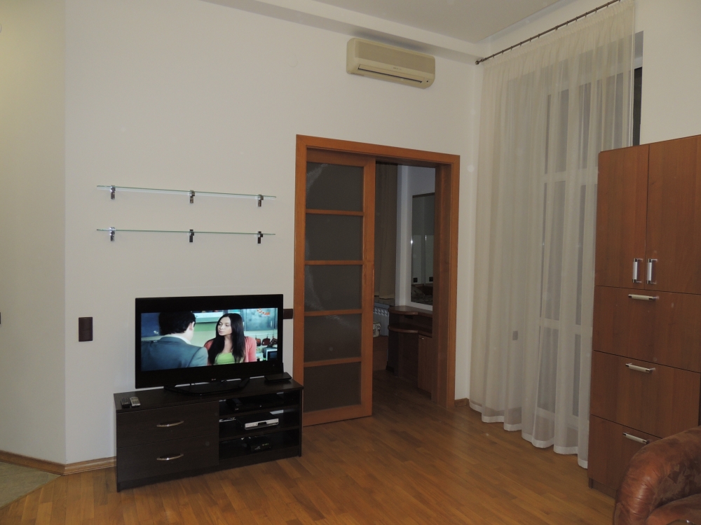 2-х комнатная квартира возле Цирка #2