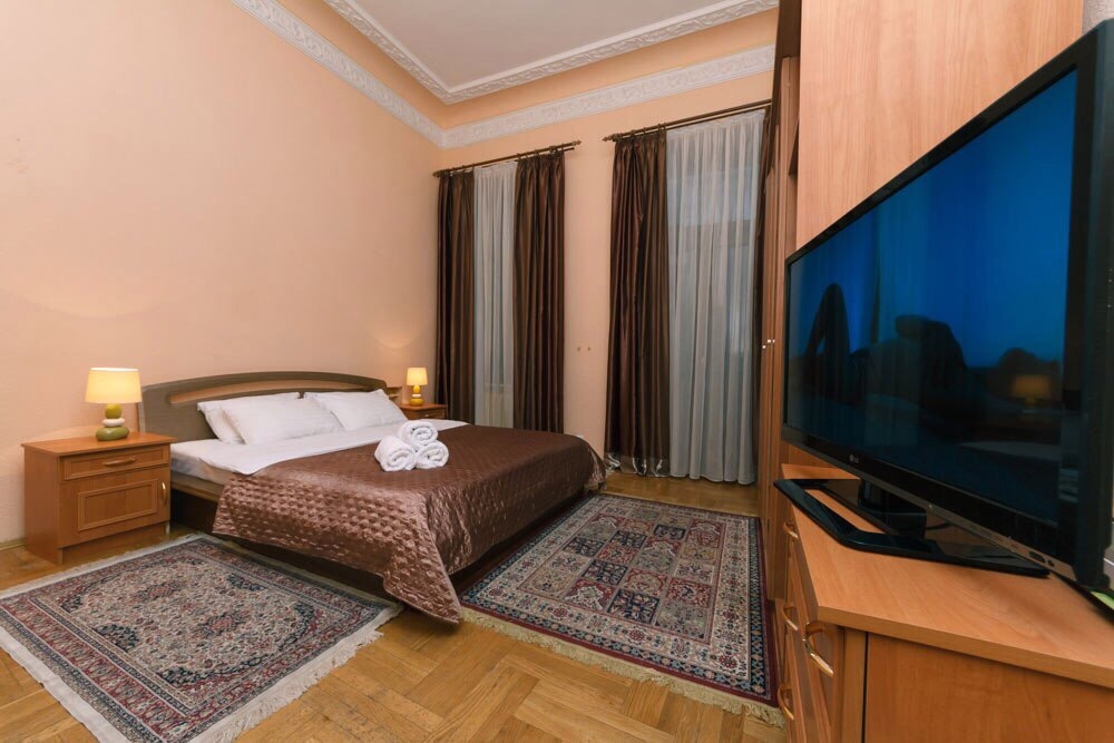 Квартира с камином в центре Киева 4 комнаты #11