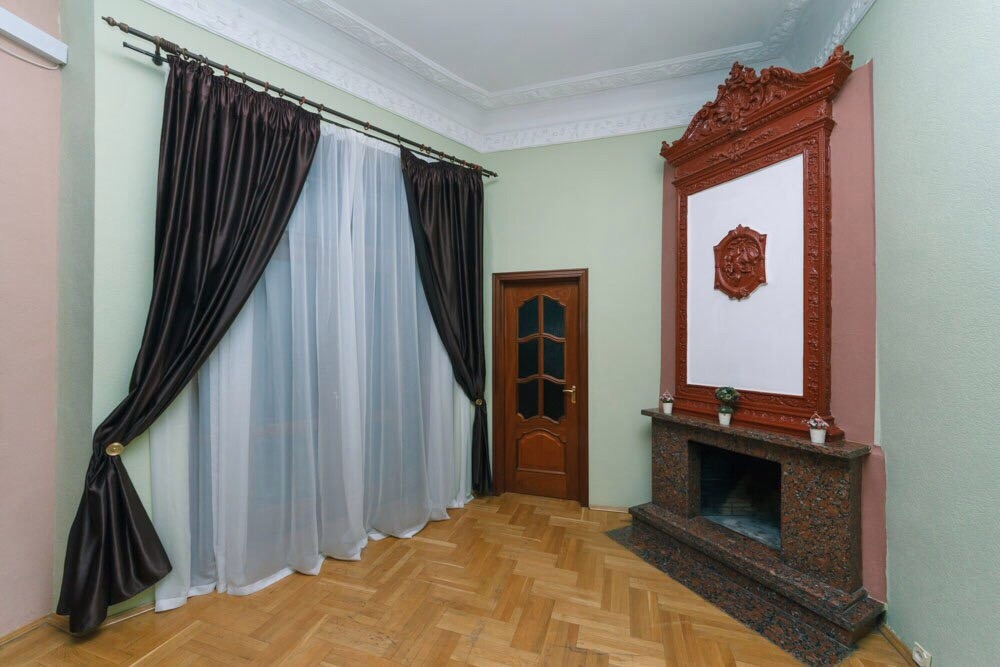 Квартира с камином в центре Киева 4 комнаты #23