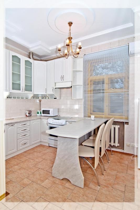 2-х комнатная квартира на Площади Восстания  #5