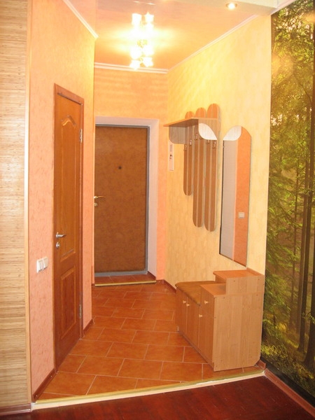 Посуточно 2-комнатная квартира возле метро 