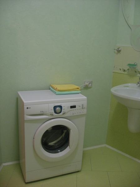 Посуточно 2-комнатная квартира возле метро 