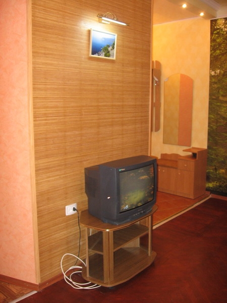 Посуточно 2-комнатная квартира возле метро 