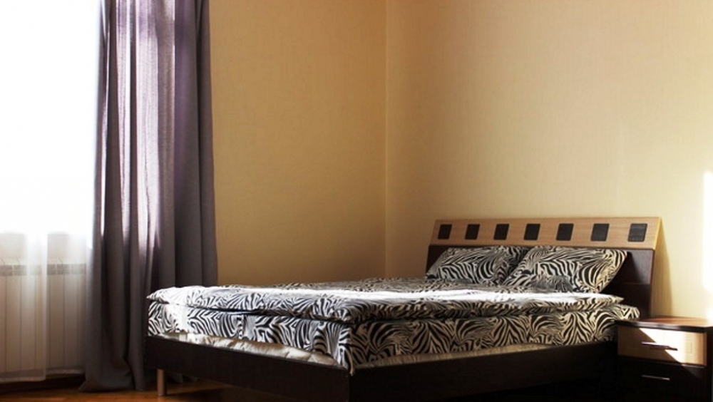 Лаконичные трехкомнатные апартаменты в историческо... #9