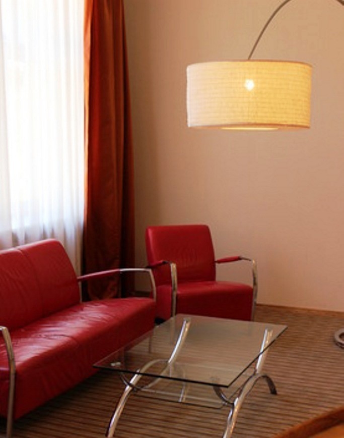 Лаконичные трехкомнатные апартаменты в историческо... #13