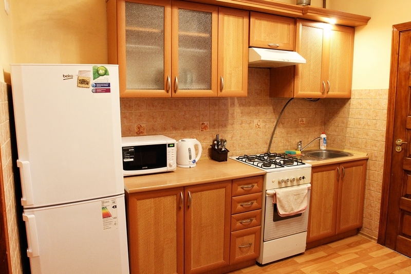 Квартира в центре Львова, King-size кровать  #14