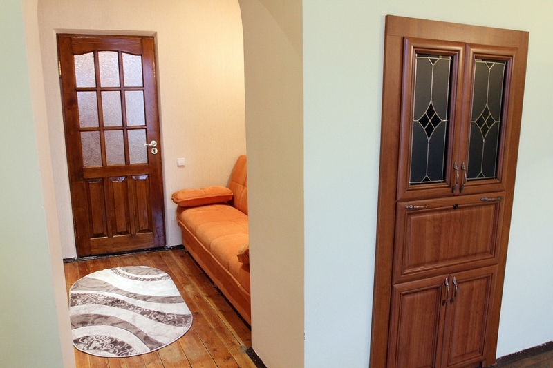 Квартира в центре Львова, King-size кровать  #15