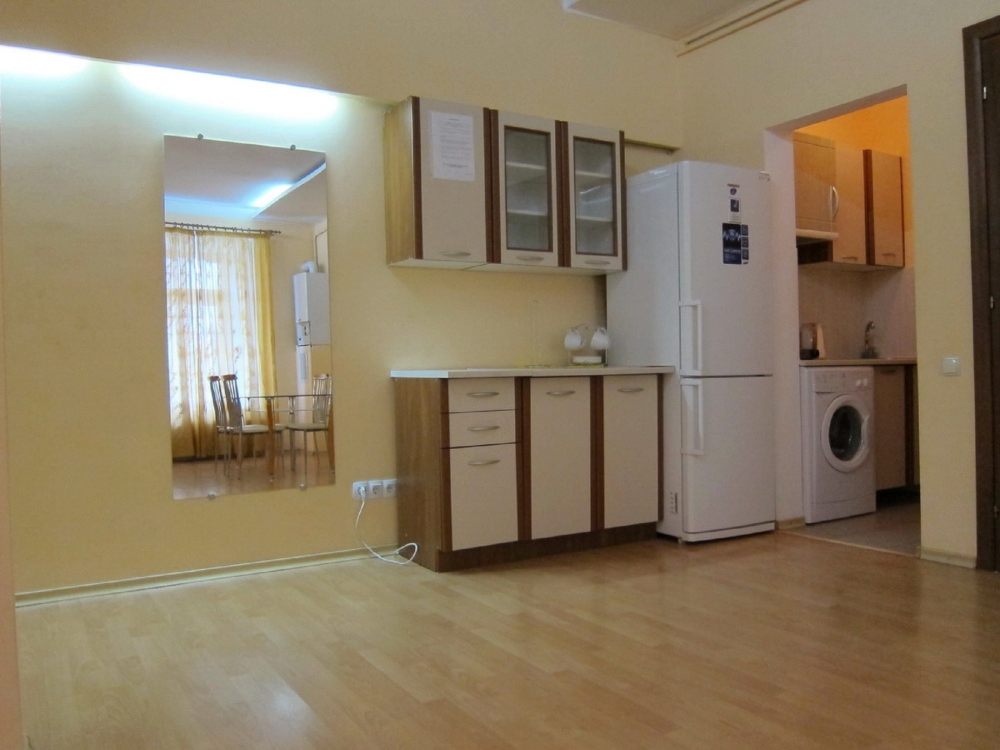 Двухкомнатная квартира на улице Дерибасовской #13