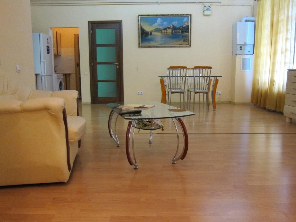 Двухкомнатная квартира на улице Дерибасовской #16