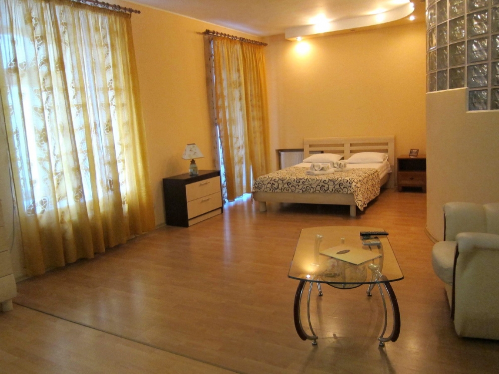 Двухкомнатная квартира на улице Дерибасовской #17