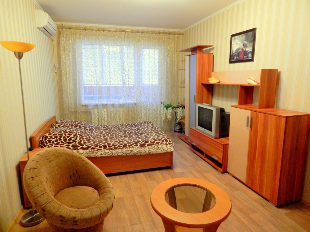 Лукьяновка, 2-комнатная, посуточно #4