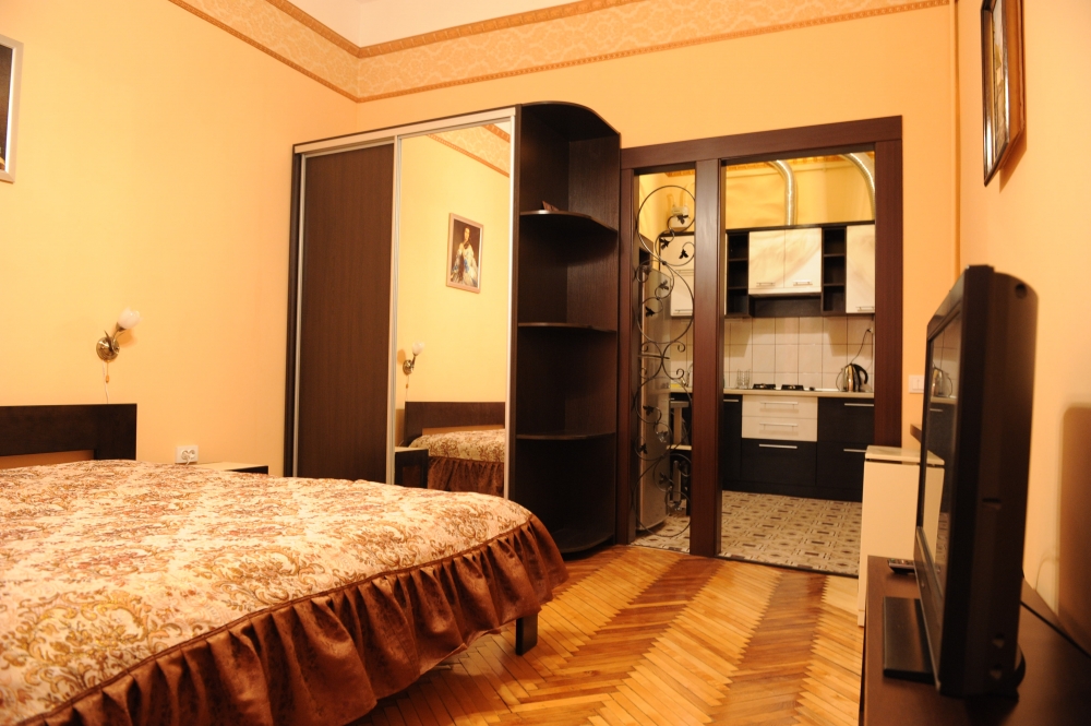 Однокомнатная комната в центре Львова напротив Рат... #3