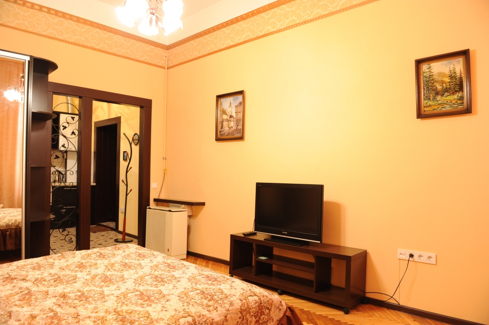 Однокомнатная комната в центре Львова напротив Рат... #5