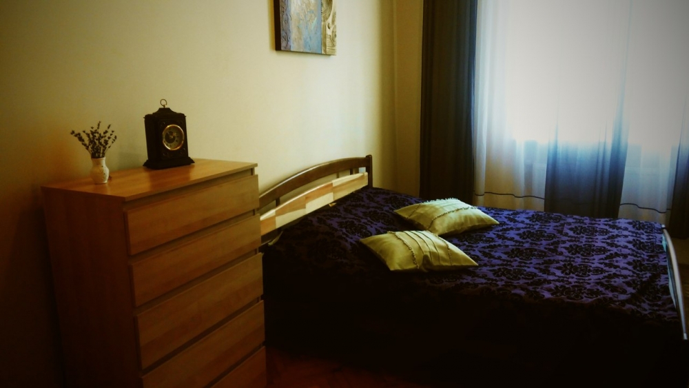 Находиться возле Оперного театра #3