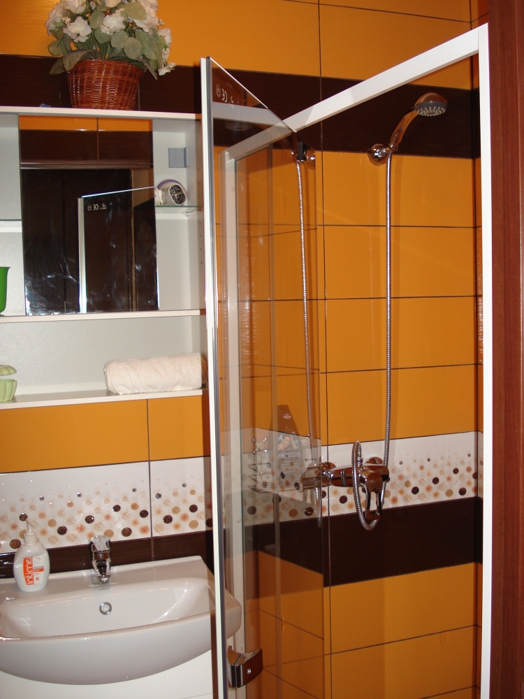 Находиться возле Оперного театра #9