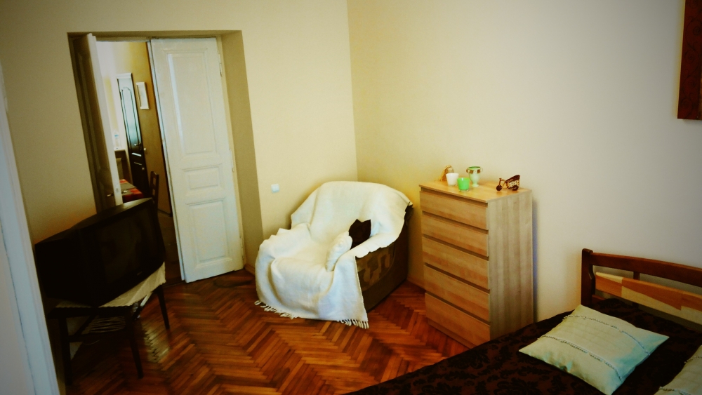 Находиться возле Оперного театра #14