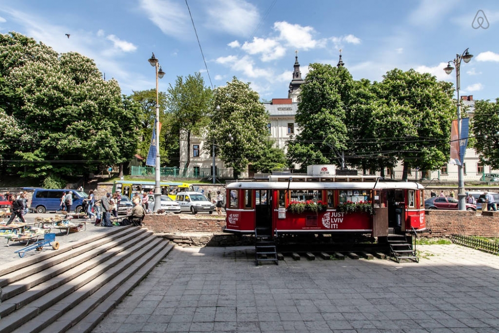 Из окон современной и стильной 2-х комнатной кварт... #2