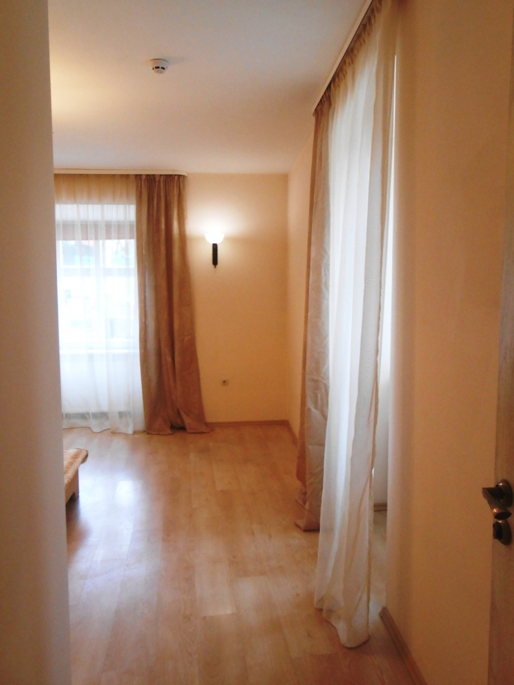 Из окон современной и стильной 2-х комнатной кварт... #9