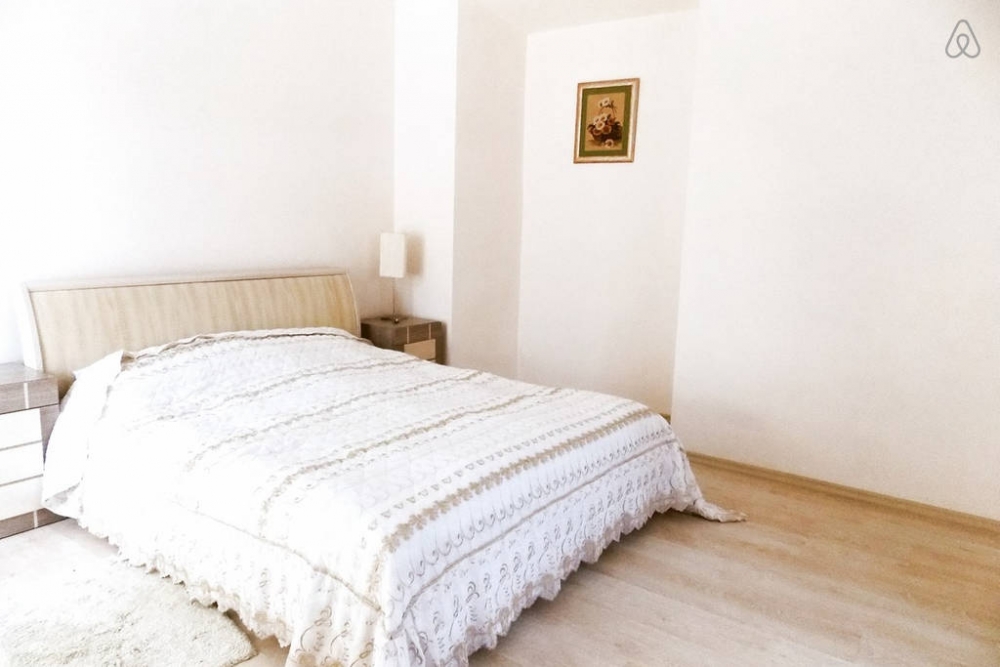 Из окон современной и стильной 2-х комнатной кварт... #11