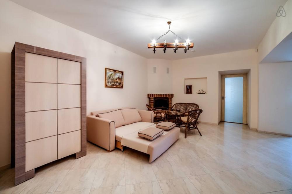 Из окон современной и стильной 2-х комнатной кварт... #18