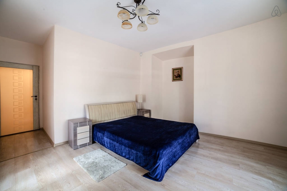 Из окон современной и стильной 2-х комнатной кварт... #21