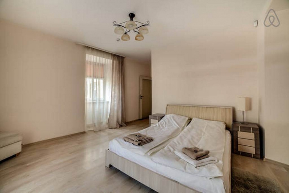 Из окон современной и стильной 2-х комнатной кварт... #24