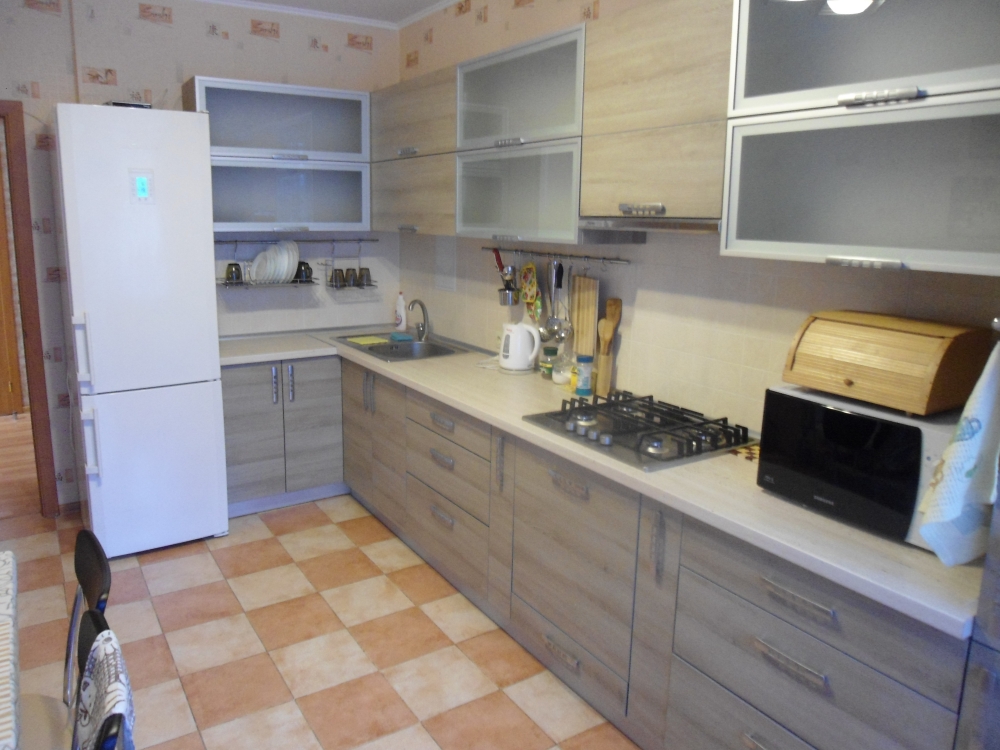 Сдам посуточно новую квартиру на Таирово ТЦ 