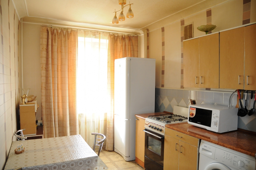 1-к квартира в центре на пр.Карла Маркса посуточно... #3