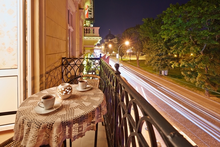 1 минута хода до Оперного театра, Площади Рынок #10