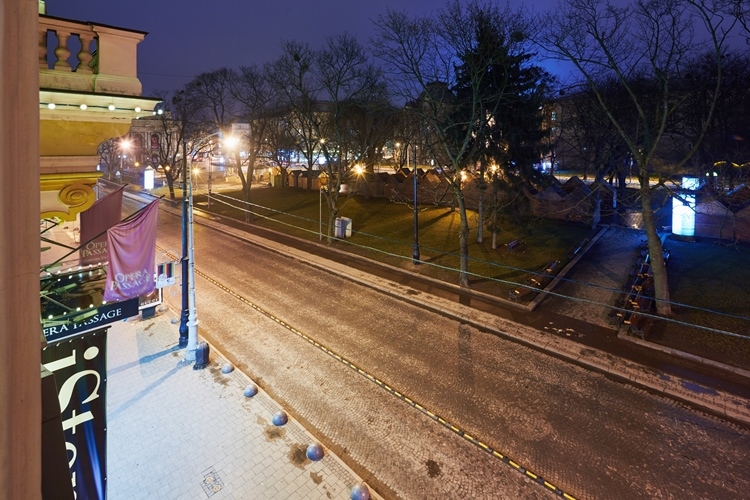 1 хв ходу до Оперного театру, Площі Ринок! #2