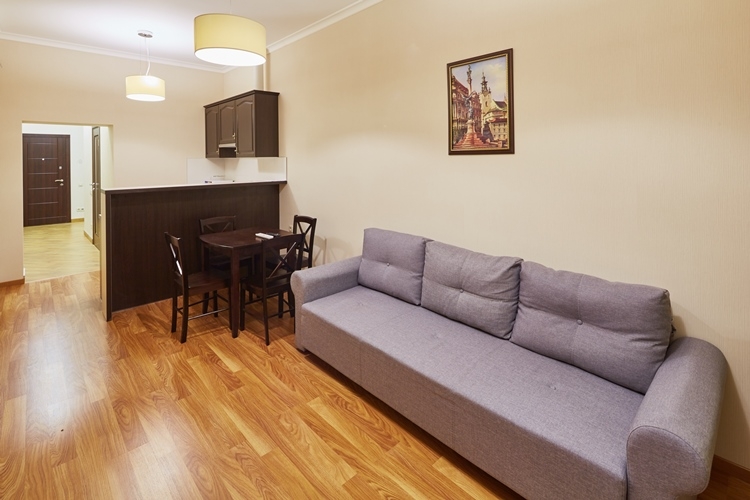 1 хв ходу до Оперного театру, Площі Ринок! #14