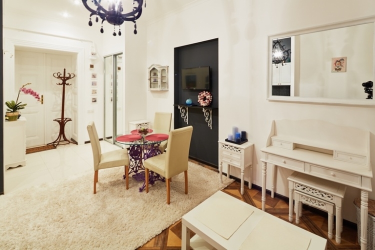 8 хв ходу до Площі Ринок, 10хв ходу до Оперного те... #7